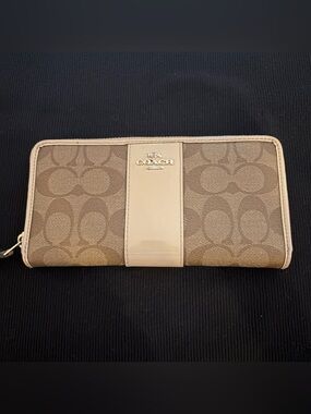 Coach Khaki and Chalk Zip Wallet with Signature C Pattern